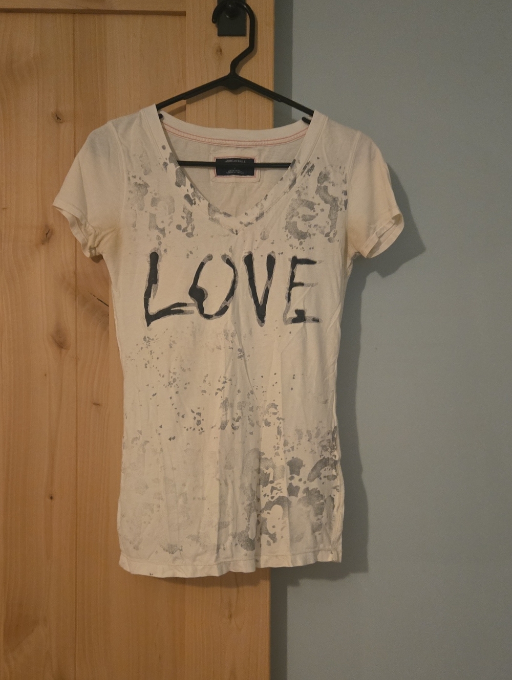American Eagle Outfitters White V-Neck Tee with 'LOVE' Graphic
